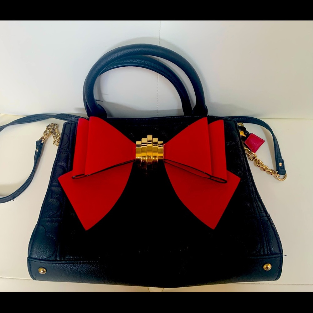 Betsey Johnson black quilted purse nwot